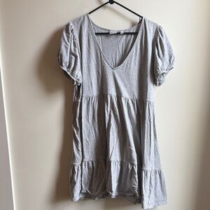 Aritzia Sun deh Gray Tiered Short Sleeve Dress